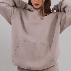 COMFRT TRAVLEL ESSENTIALS HOODIE BARK - L